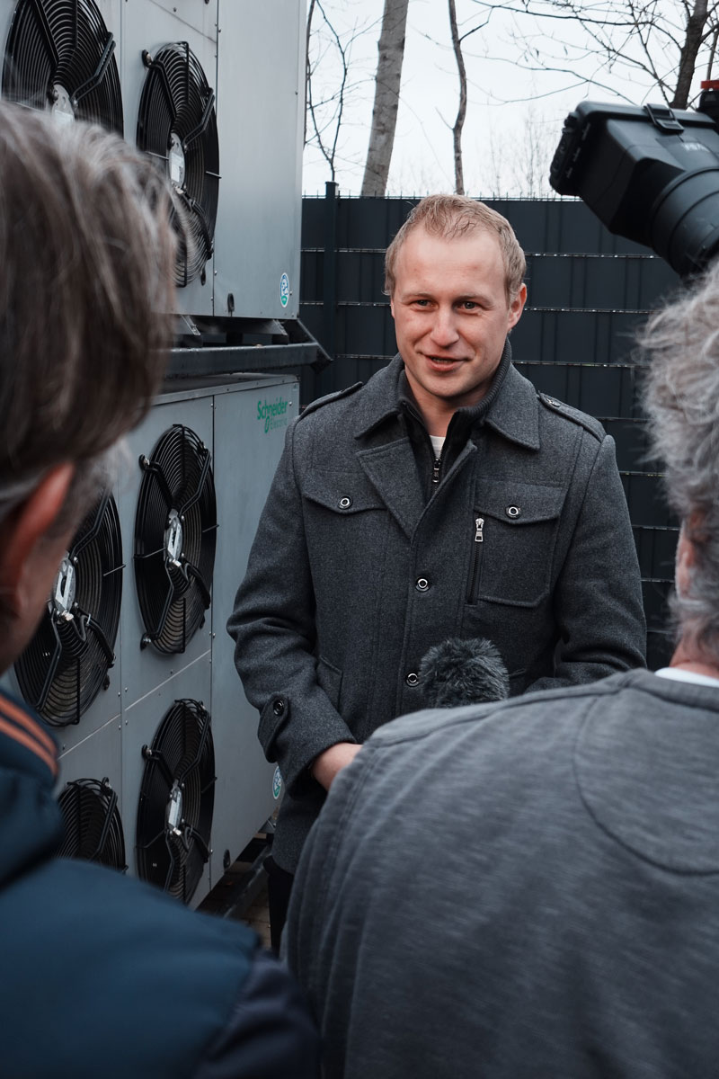 Manuel vor Freikuehler des Rechenzentrums Eichenzell